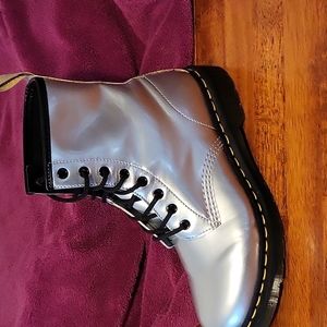 EUC!!! silver Dr. Martens